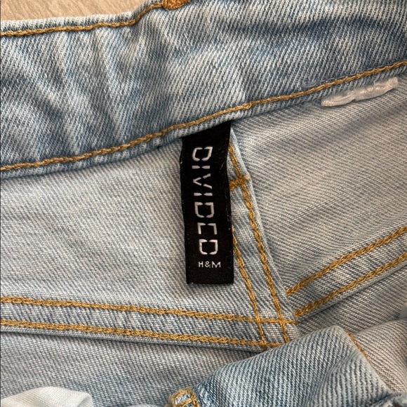 H&M Divided High Waisted Light Blue Distressed Denim Jean Shorts - Picture 2 of 5